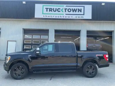 2021 Ford F-150 Lariat 4WD SuperCrew with the 2.7L EcoBoost and 109,900kms! Clean history with no ac...