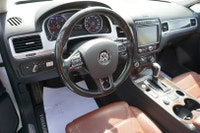 V6 DIESEL TDI HIGHLINE SAFETY INCULDED FREE ACCIDENT 36 V.W SERVICE RECORDS Nice Clean Volkswagen To... (image 8)