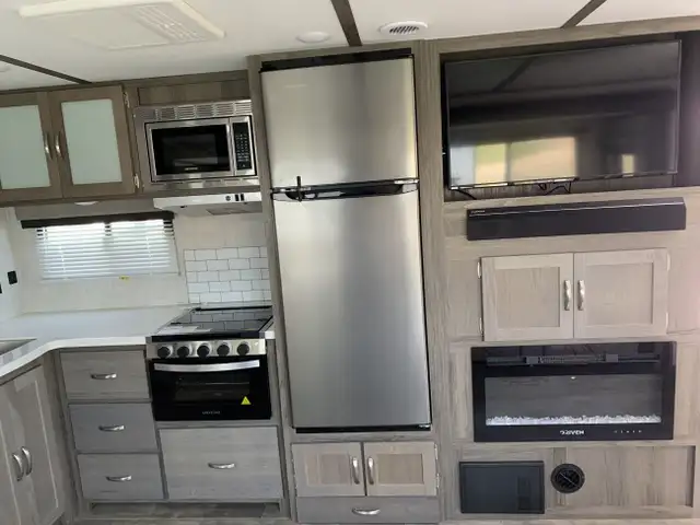 2023 GULF STREAM ENVISION 258RB - OFFERS ACCEPTED!!! MUST GO in Travel Trailers & Campers in Regina - Image 8