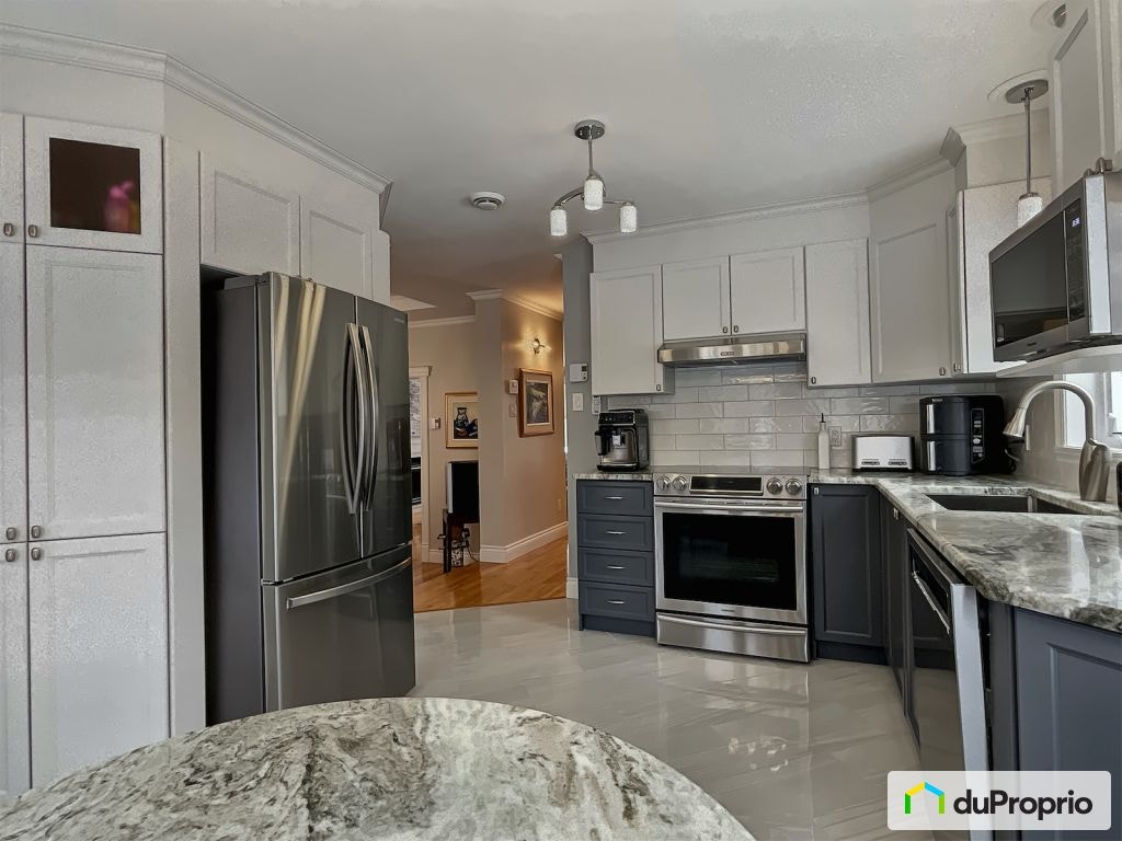 $724,000 - 2 Storey for sale in Chicoutimi (Chicoutimi) — photo 3