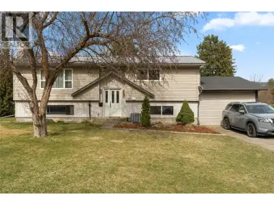 OPEN HOUSE THIS SATURDAY APRIL 11TH 12:00pm - 2:00 PM. This 2,000 sq ft Rayleigh Gem sits on a flat,...