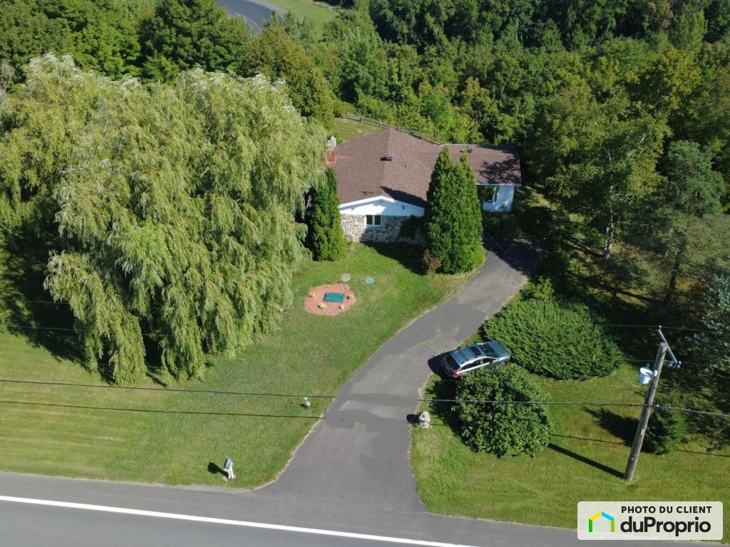 $390,000 - Country home for sale in Ste-Croix — photo 2