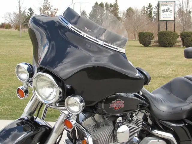 2004 Harley-Davidson FLHT - Electra Glide 61,000 KM New Cam Tens in Sport Touring in Leamington - Image 17