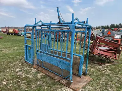 Welcome to Stoneage Equipment Selling this Frey cattle squeeze chute.