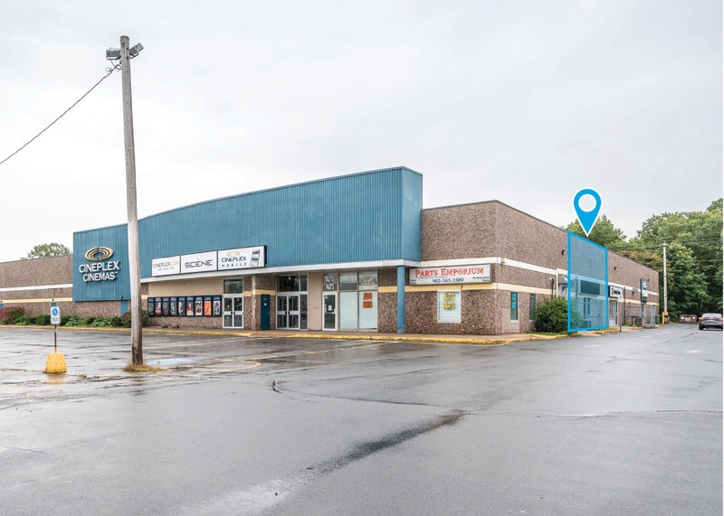 Centrally located, bright retail space for lease Commercial & Office