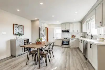 Niagara Falls Dorchester  3 BEDROOM-Main Level Unit for lease, View more