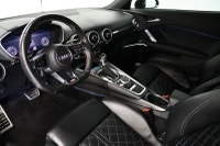 Traction intégrale Audi quattro / Ensemble S-line / Sièges chauffants avec support lombaire / Survei... (image 9)