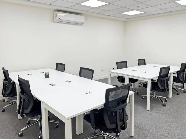 Large All-Inclusive Office at Regus Argentia Road – Mississauga in Commercial & Office Space for Rent in Mississauga / Peel Region - Image 10