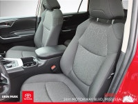 XLE AWD Engine: 4 Cylinder Engine 2.5L L/100Km City: 5.8 L/100Km Hwy: 6.3 Safety Equipment Electroni... (image 8)