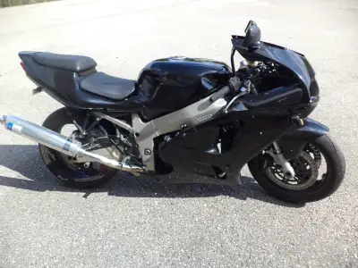 sonic cycle has a 1997 kawasaki zx-7 ninja parts bike . runs and drives mint no 2nd gear full d & d...