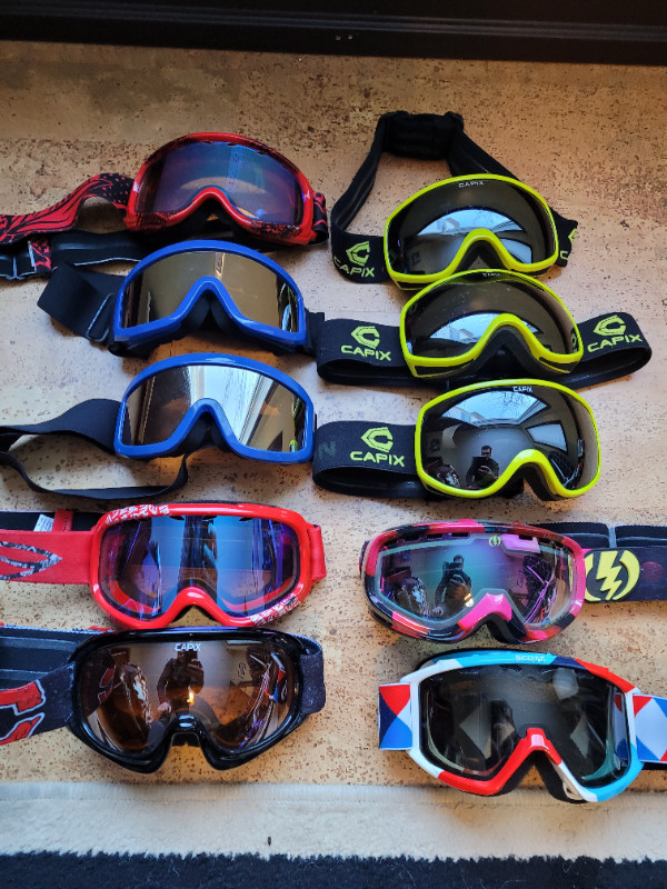 Junior Snowboard Ski Goggles .good shape in Other in Calgary - Image 2