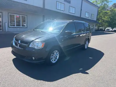Price includes $1,000 finance credit. Price does not include fees or taxes. Experience the 2019 Dodg...