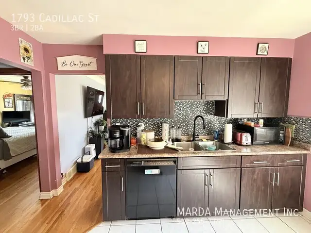 SPACIOUS 3 BED/2 BATH HOME- FINISHED BASEMENT-EAST WINDSOR + UTI in Long Term Rentals in Windsor Region - Image 14