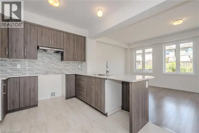 350 ROBERT WOOLNER Street Ayr, Ontario in Houses for Sale in Kitchener / Waterloo - Image 8