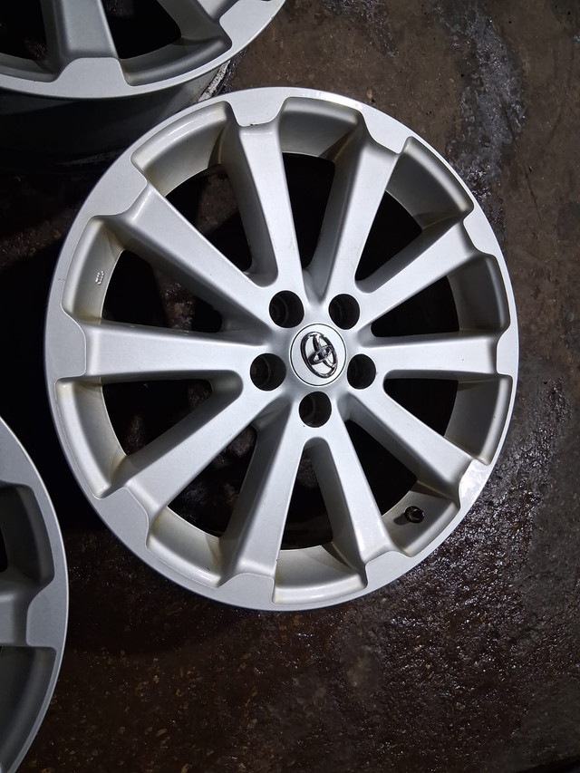 19" 19in - OEM TOYOTA/LEXUS ALLOY RIMS - WITH TPMS (SENSORS) in Tires & Rims in Kitchener / Waterloo - Image 4