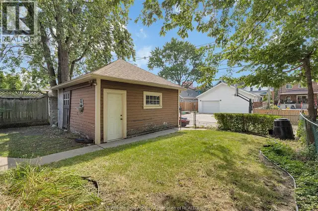245-247 MCEWAN Windsor, Ontario in Houses for Sale in Windsor Region - Image 39