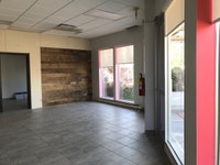 Contactez François au 581-333-7009 pour réserver votre espace commercial dès maintenant. Caractérist... (image 2)