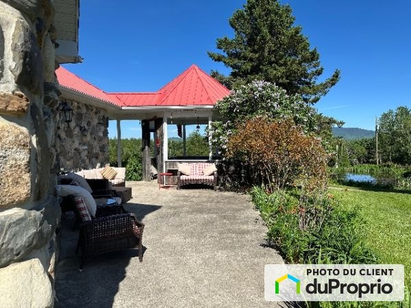 $455,700 - Bungalow for sale in Chartierville — photo 1