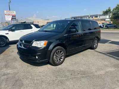 Used 2017 Dodge Grand Caravan / Active status / minivan / approved financing / prime and sub-prime b...