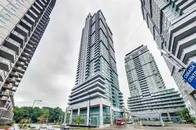Price: $539,900 / $2,048/mo Luxury Solarium Condo, Demand Scarborough Town Centre Location. Large 1...