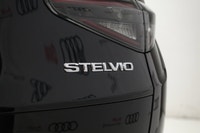 Local trade with only 3,948 KM!!! This Alfa Romeo Stelvio delivers a Intercooled Turbo Premium Unlea... (image 8)