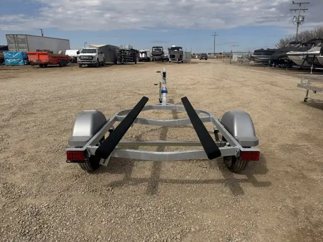 2026 Karavan Boat Single Axle 1250 Lbs Wide Bunk in Powerboats & Motorboats in Prince Albert - Image 4