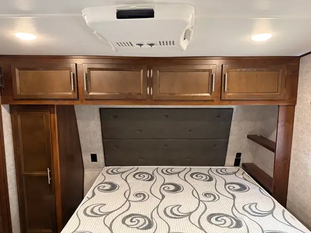 2019 Forest River VENGEANCE 377 V in Travel Trailers & Campers in St. Albert - Image 31