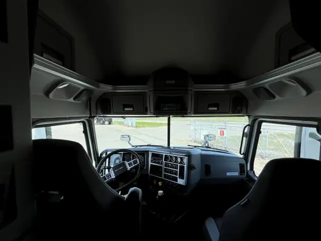 2020 Mack Anthem 64T 70 18 speed in Heavy Trucks in Regina - Image 19