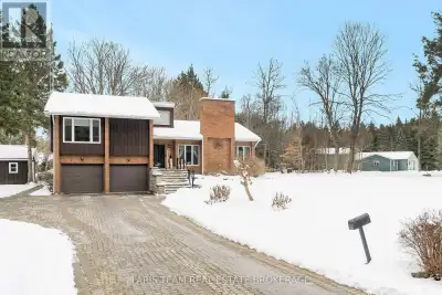 Top 5 Reasons You Will Love This Home: 1) Designed to impress hobbyists and professionals alike, thi...