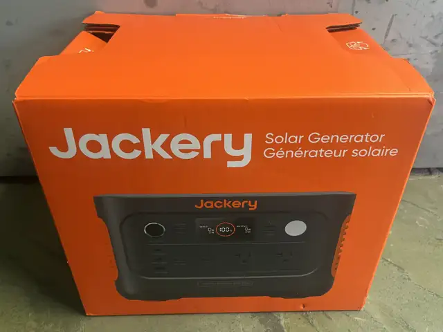 Jackery Explorer 600 Plus Solar Generator in General Electronics in Mississauga / Peel Region - Image 2