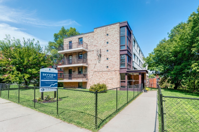 1&2 BEDROOM APARTMENT AVAILABLE IN ETOBICOKE!! Long Term Rentals
