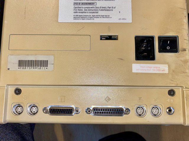Laval - Ordinateur vintage Macintosh SE dans Ordinateurs de bureau  à Laval/Rive Nord - Image 2