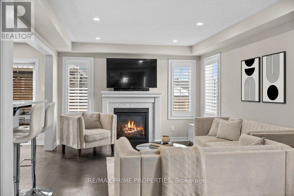 350 SWEETFERN CRESCENT Ottawa, Ontario 3