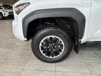 TOW HITCH, LED HEADLIGHTS, HEATED MIRRORS Find versatility and rugged charm in the 2024 Toyota Tacom... (image 4)