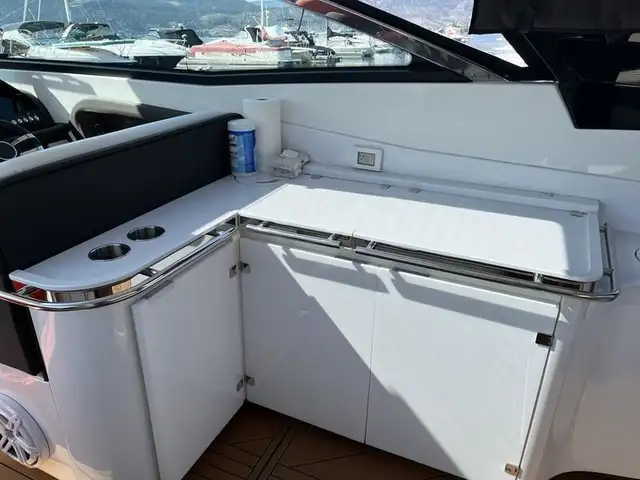 2016 Cobalt Boats A40 in Powerboats & Motorboats in Saskatoon - Image 9