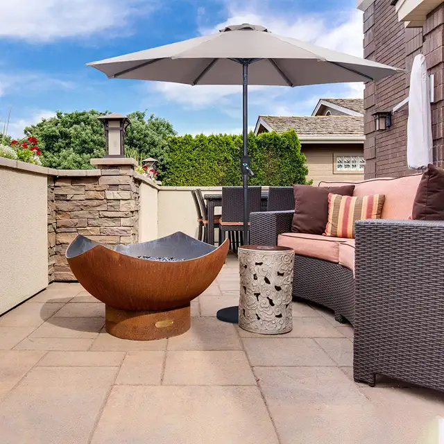 9 FT Patio Outdoor Umbrella–Sunshade for Deck, Garden & Backyard in Patio & Garden Furniture in Regina - Image 7