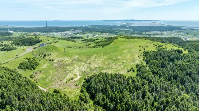 Iles-de-la-Madeleine, agricultural land 5.74 acres, pasture, wooded62863311234306122