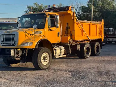 2009 Freightliner Tandem Dump Truck, 4000 Series Mercedes, 370 HP, Allisson Automatic, Hendrickson R...