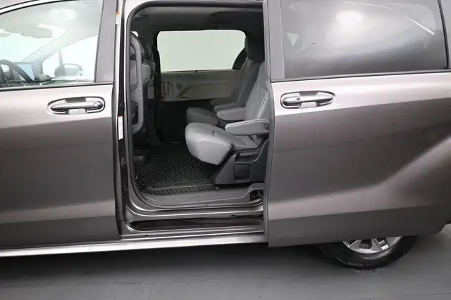 2024 Toyota Sienna XLE in Cars & Trucks in Dartmouth - Image 20