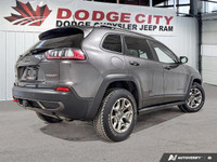 This Jeep Cherokee delivers a Regular Unleaded V-6 3.2 L/198 engine powering this Automatic transmis... (image 5)