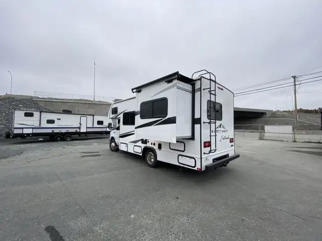2023 EAST TO WEST Entrada 2200S in RVs & Motorhomes in Bedford - Image 8