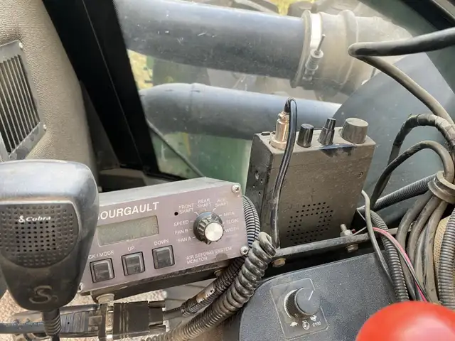 1993 John Deere 4WD Tractor 8770 in Farming Equipment in Edmonton - Image 14