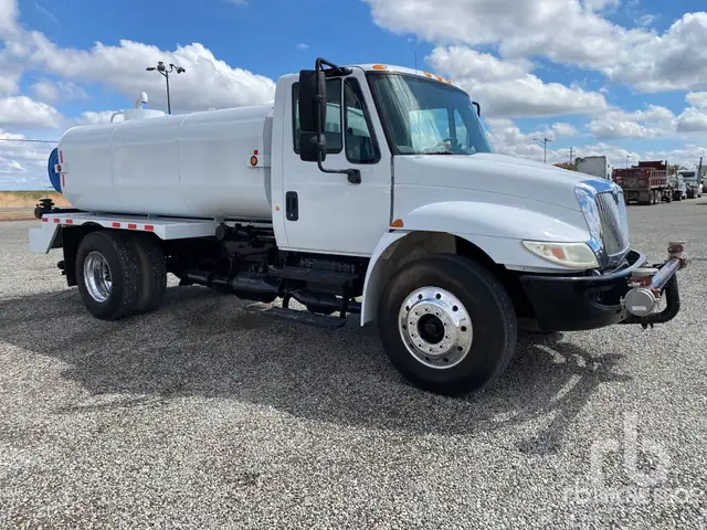 Water Truck Rentals in Heavy Equipment in Regina - Image 3