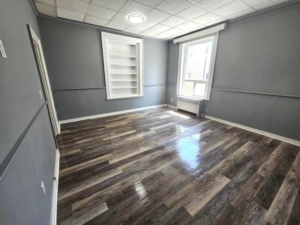 HUGE & STUNNING 2 Bedroom - Prime North Oshawa 3