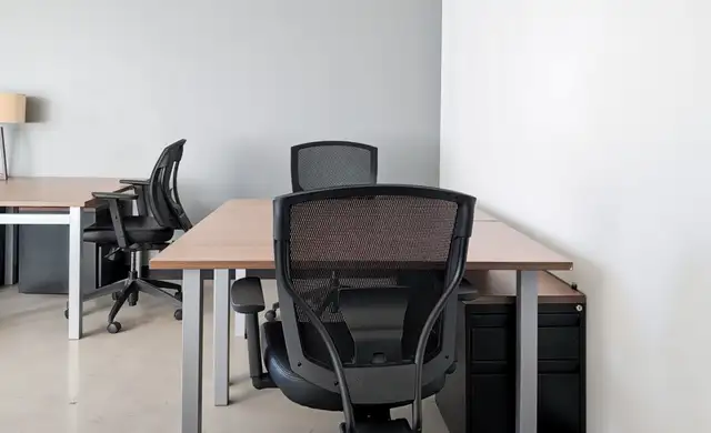 Office space for rent for 1 person in Keele Street Vaughan in Commercial & Office Space for Rent in City of Toronto - Image 8
