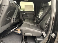 DIAMOND BLACK CRYSTAL PEARLCOAT,POWER SUNROOF,5TH WHEEL/GOOSENECK TOWING PREP GROUP -inc: Pickup Box... (image 9)