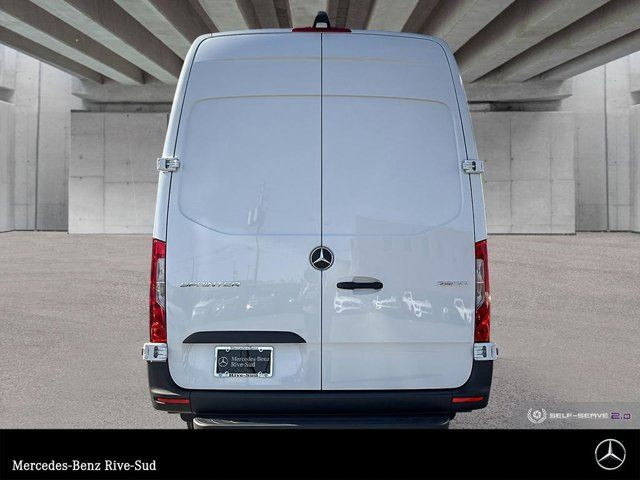 2025 Mercedes-Benz Sprinter 2500 170 Wheelbase High Roof RWD dans Autos et camions  à Longueuil/Rive Sud - Image 4