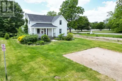 Charming Country Living in the Heart of Mount Brydges!Welcome to this beautifully updated white farm...