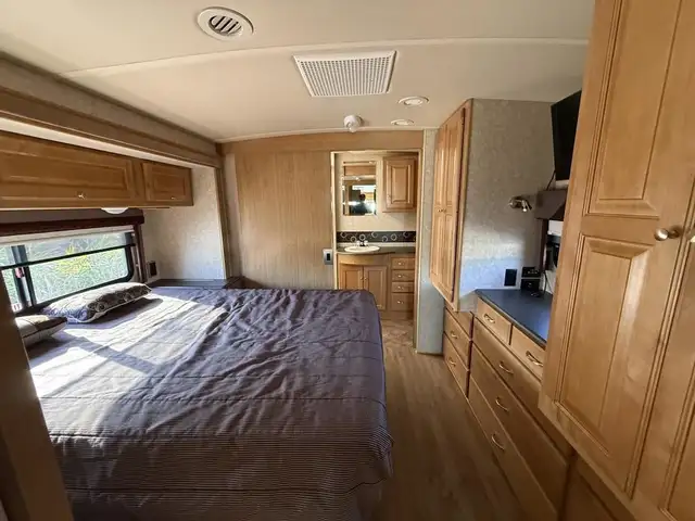 2011 Winnebago Sunstar Itasca 35RF in RVs & Motorhomes in Longueuil / South Shore - Image 8