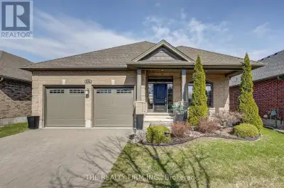 Welcome to 696 Bennett Crescent, Located in 'South Creek' subdivision of lovely Mount Brydges! This...